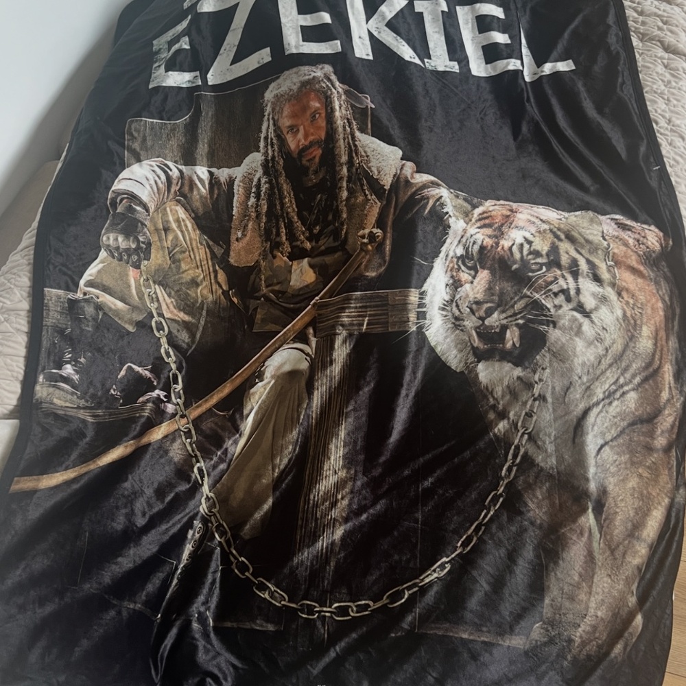 Walking Dead, Ezekiel , Blanket